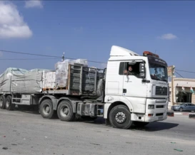 الاحتلال يعتقل 3 من سائقي شاحنات المساعدات في رفح