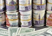 الدولار يكسر حاجز الـ 53 جنيهاً مجدداً: ضغوط جيوسياسية وتوقعات بوصوله لـ 60 جنيهاً