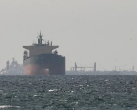 تحذيرات من تجاوز النفط 100 دولار في 2026 إذا تأخر فتح هرمز