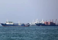 أكثر من 600 سفينة تجارية عالقة في مضيق هرمز