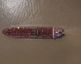 الحرس الثوري يعلن استهداف ناقلة نفط في مضيق هرمز