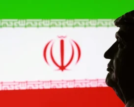 الاستخبارات الأمريكية: إيران لن تفتح مضيق هرمز قريبا