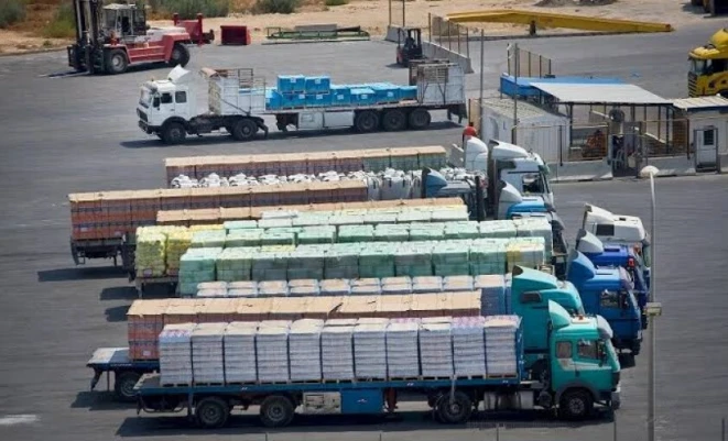 72,826 شاحنة مساعدات وتجارية دخلت قطاع غزة منذ وقف النار