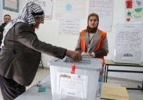 هل يبحث الفلسطينيون عن خيارات سياسية خارج الأطر الحزبية التقليدية؟