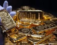 الذهب يفقد بريقه وينخفض 15%عن ذروته.. هل انتهى دوره كملاذ آمن؟