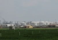 العراق يخطط لتسريع صادرات النفط بعد استثنائه من قيود هرمز