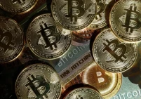 خسائر كبيرة في سوق العملات المشفرة.. "بيتكوين" تهبط إلى قاع 10 أشهر