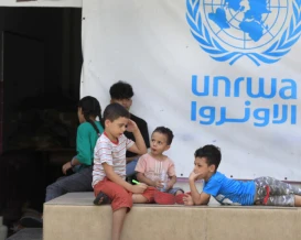 دعوات لخفض امتيازات إدارة الأونروا بدلاً من تقليص خدمات اللاجئين