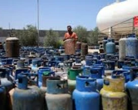 بالأسماء.. توقيف عدد من موزعين  الغاز المخالفين في محافظات غزة