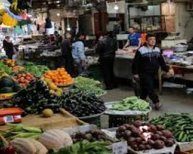 تداعيات حرب إيران على غزة.. إغلاق معابر وتقلبات في أسعار السلع بالأسواق