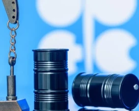 انخفاض أسعار النفط وارتفاع الذهب عالميا