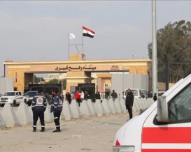 إجلاء 82 مريضاً ومرافقاً للعلاج خارج غزة عبر معبر رفح
