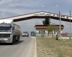 تكدس البضائع على الحدود الأردنية السورية بسبب التوترات الإقليمية