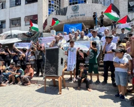 وقفة غاضبة في جباليا تندد بمخططات إنهاء دور "الأونروا" وتطالب باستمرار الإغاثة