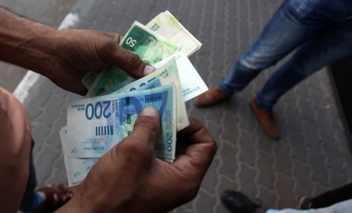 المالية تعلن صرف دفعة على الحساب للموظفين غداً الأربعاء