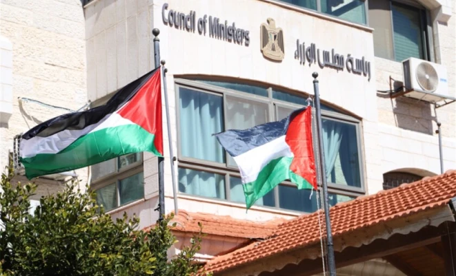 إجراءات احترازية للحكومة.. ترتيبات لتأمين الوقود والغاز وتجهيز مخازن الطوارئ