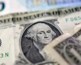 الدولار يستقر مع ارتفاع أسعار النفط وتفاقم موجة بيع السندات