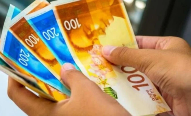 سلطة النقد توعز للبنوك بخصم أقساط القروض من رواتب الموظفين