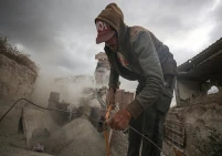 550 ألف فلسطيني بلا عمل.. واستمرار منع 240 ألف عامل من دخول إسرائيل