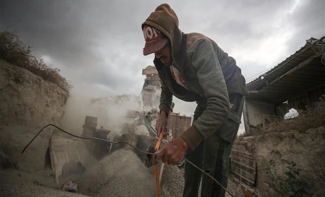 550 ألف فلسطيني بلا عمل.. واستمرار منع 240 ألف عامل من دخول إسرائيل