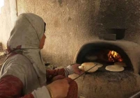 نفاد غاز الطهي يفاقم معاناة الأسر النازحة في غزة