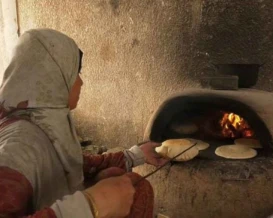 نفاد غاز الطهي يفاقم معاناة الأسر النازحة في غزة