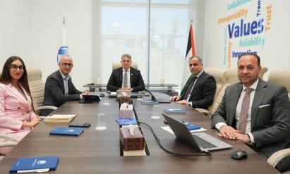 محافظ سلطة النقد يشيد بإنجازات الفلسطينية لخدمات الدفع الإلكتروني