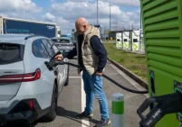 قفزة بمبيعات السيارات الكهربائية بأوروبا وفيتنام تمدد حوافز لشرائها