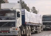 دخول 345 شاحنة مساعدات وبضائع إلى غزة الاثنين