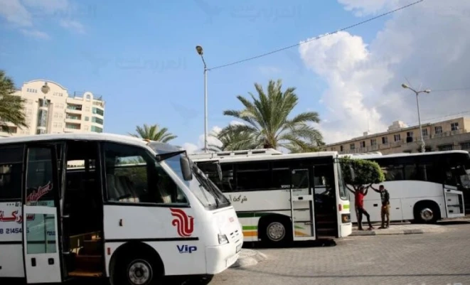 نقابة شركات الباصات في غزة تتجه لتعليق نقل الكوادر الطبية