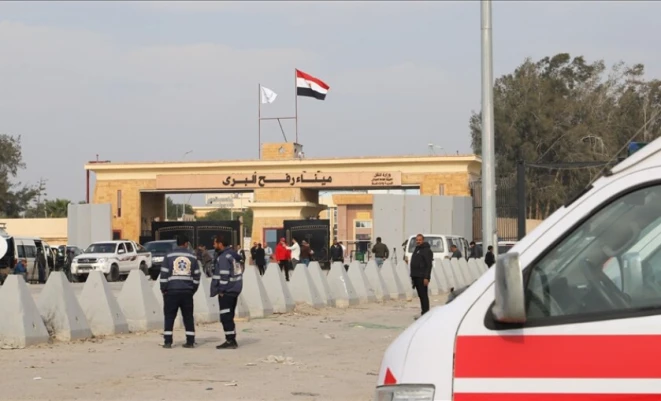 معبر رفح يستقبل الدفعة السابعة من المسافرين والعائدين إلى غزة