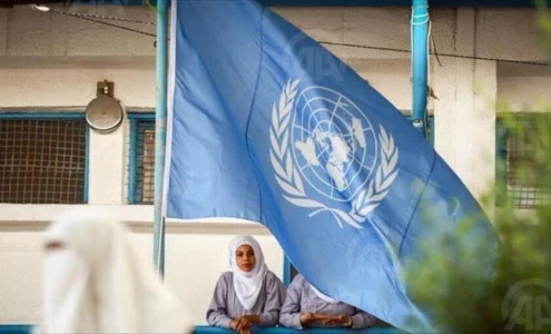 عجز بـ 100 مليون دولار.. الأونروا تقلص خدمات اللاجئين الفلسطينيين 20 %