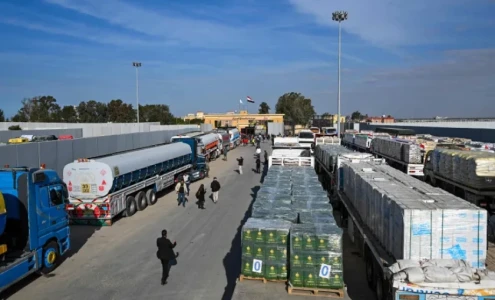 الاحتلال أدخل 52,129 شاحنة لغزة منذ وقف إطلاق النار
