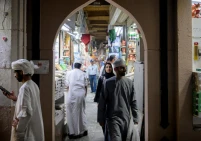 عُمان والسعودية تواصلان بناء الممرات التجارية