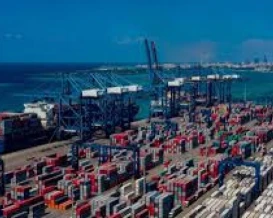 اتحاد الغرف الخليجية يحذر من تعطل الملاحة وارتفاع تكاليف الشحن والتأمين