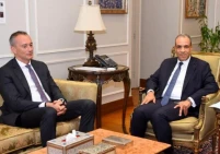 وزير خارجية مصر يبحث مع ملادينوف تطورات الأوضاع في غزة