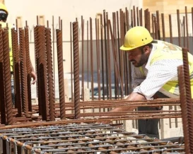 نصف ورشات البناء متوقفة.. أزمة العمال الفلسطينيين تخنق الاقتصاد الإسرائيلي