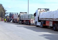 تفاصيل الشاحنات التجارية التي دخلت إلى غزة الإثنين