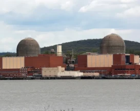 اليورانيوم والوقود النووي يسجلان طلبات قياسية بفعل إغلاق مضيق هرمز