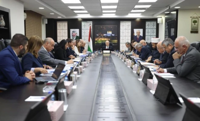 الحكومة: جهود لصرف دفعة من رواتب الموظفين خلال الأسبوع المقبل