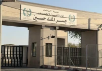 الأردن يعلن البدء بتنفيذ مشروع توسعة طريق جسر الملك حسين
