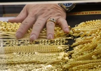 سعر الذهب يرتفع مع تقييم المستثمرين لتداعيات حرب إيران