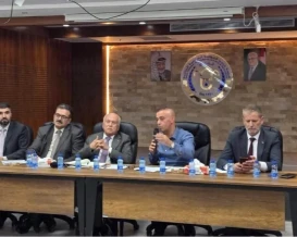وزير الاقتصاد يبحث مع القطاع الخاص أزمة تكدس الشيكل
