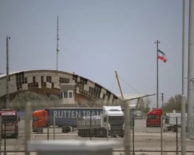 العراق يعلن استئناف حركة التجارة عبر منافذه مع إيران