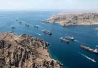 بريطانيا تدعو إلى استئناف كامل لحركة الملاحة عبر مضيق هرمز