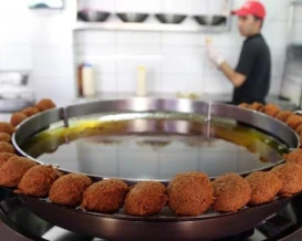 الاقتصاد بغزة: سنقوم بإغلاق  المطاعم المخالفة لقرار تسعيرة المأكولات الشعبية