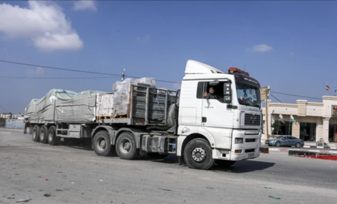 بالأرقام.. انخفاض حاد في حجم المساعدات الواردة إلى قطاع غزة خلال سبتمبر