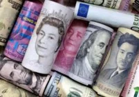 تراجع الدولار واليورو بفعل حرب إيران..  الين والفرنك أكثر المستفيدين