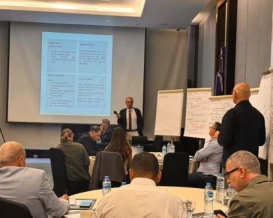 لجنة إدارة غزة تبحث خطة تطوير مواقع الإسكان المؤقت للنازحين
