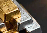 الذهب يسجل أكبر تراجع يومي منذ عام 1983.. وأسعار الفضة تتراجع 30%